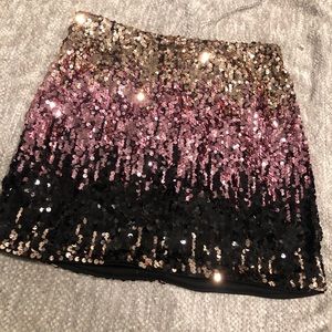 🧜🏻‍♀️NWOT Forever 21 Sequin skirt
